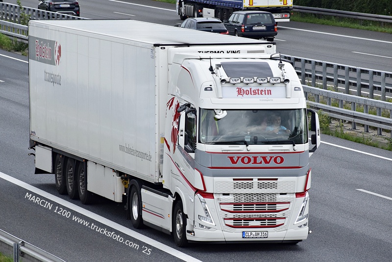 _DSC7880 HOLSTEIN-crop-VOLVO FH5.JPG