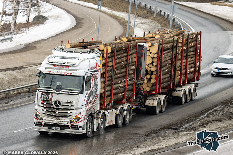 Mercedes-Benz Actros L - Mikko Flyktman.jpg