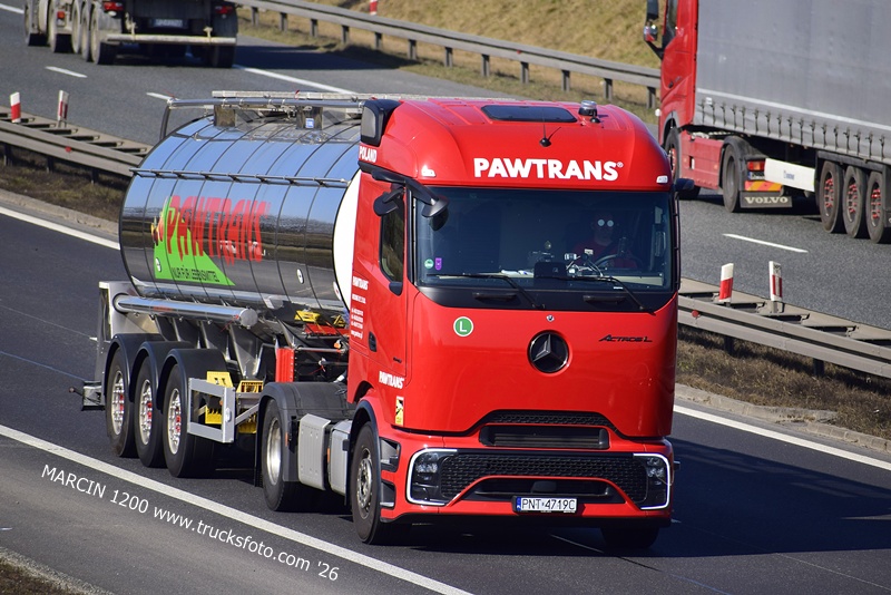 _DSC3044 PAWTRANS-crop-ActrosL ProCabin.JPG