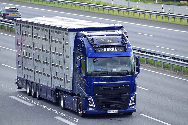 _DSC8827 BURKE-crop-VOLVO FH4.JPG