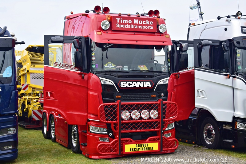 _DSC1575 TIMO MUCKE-crop-SCANIA S V8.JPG