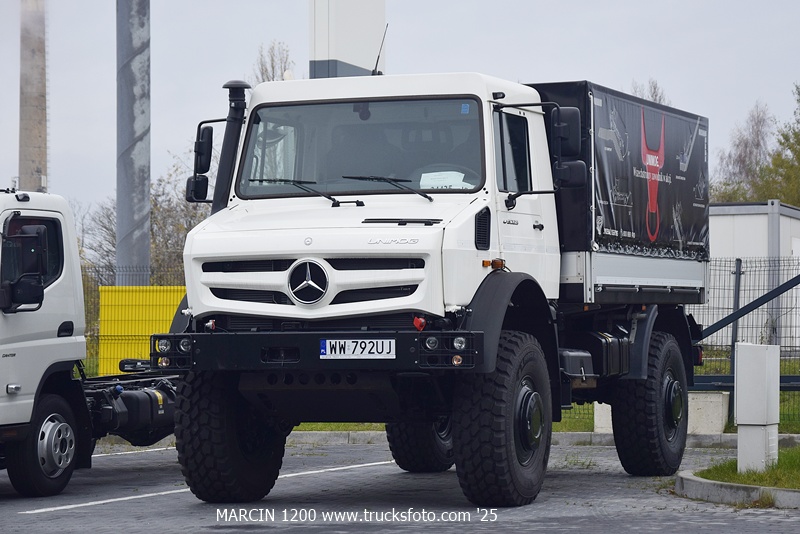 _DSC4659 UNIMOG-crop.JPG