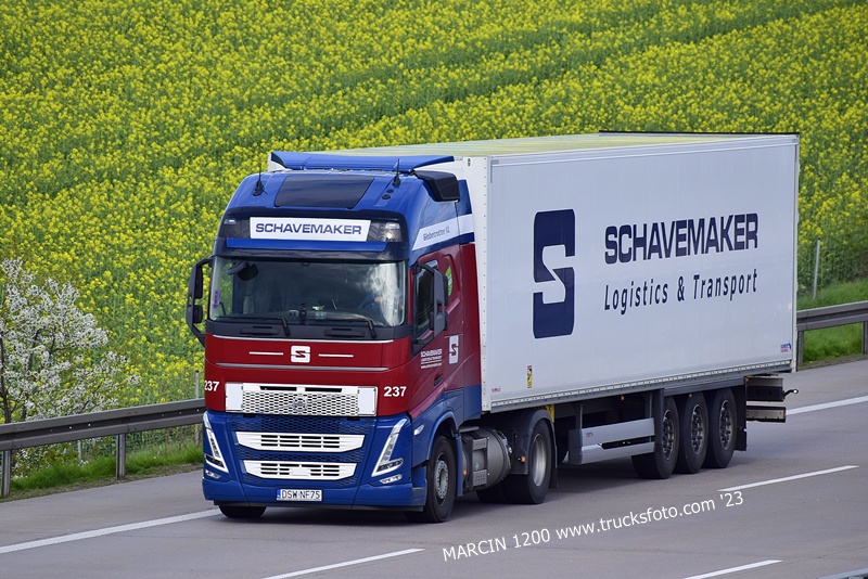 _DSC2381 SCHAVEMAKER-crop-VOLVO FH5.JPG