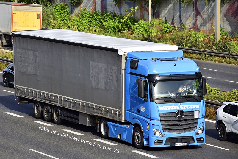 _DSC1917 WESTUKRTRANS-crop-ACTROS MP5.JPG