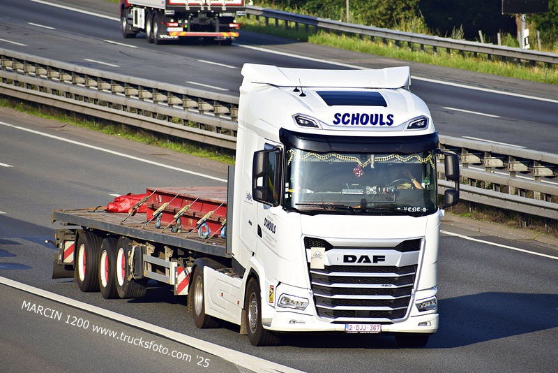 _DSC8338 SCHOULS-crop-DAF XG.JPG
