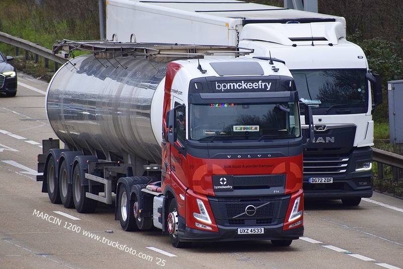 _DSC0700 BPMCKEEFRY-crop-VOLVO FH AERO.JPG