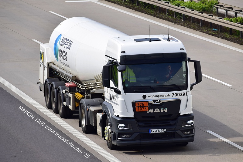 _DSC4996 NIPPON GASES-crop-MAN TGS II.JPG