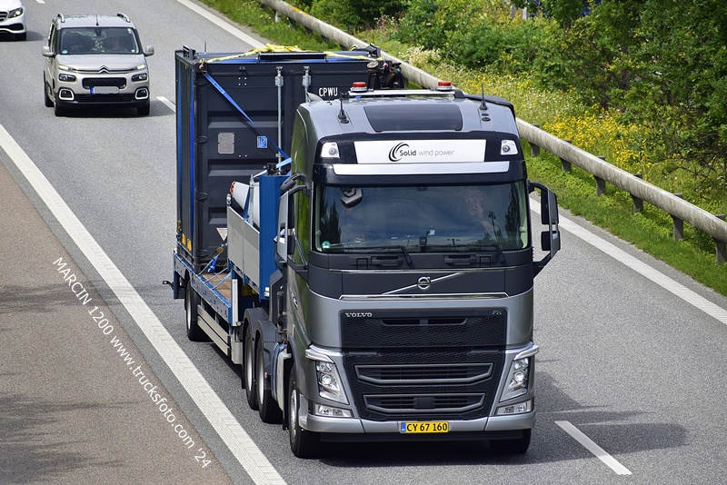 _DSC4630 SOLID WIND POWER-crop-VOLVO FH4.JPG