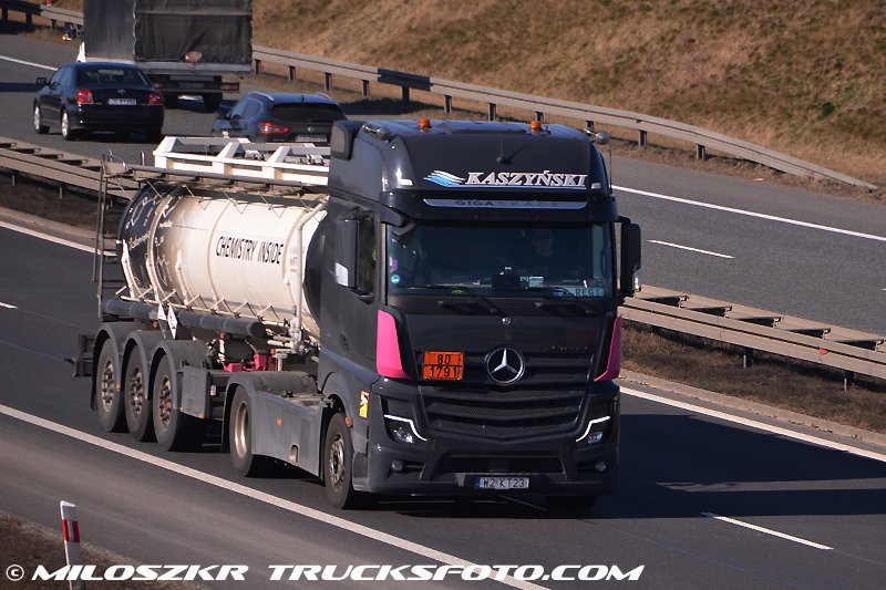 Mercedes Benz Actros MP4_Kaszyński_6461.JPG
