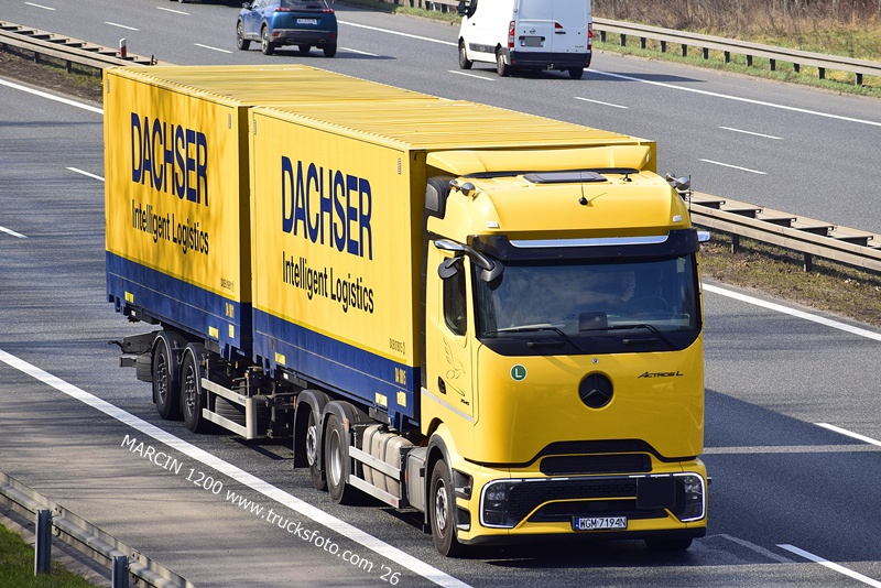 _DSC3494 MJ FAST TRANS-crop-ActrosL ProCabin.JPG