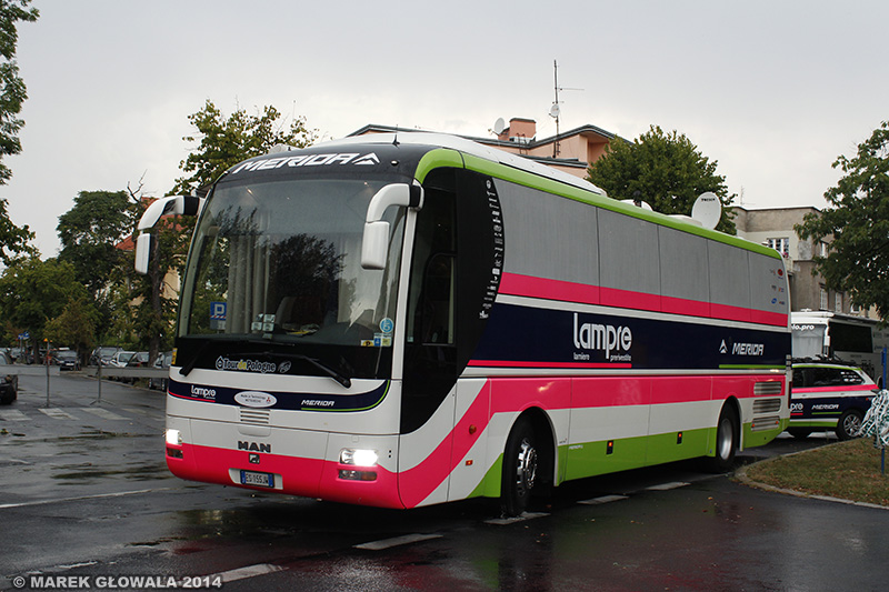 MAN Lions Coach Lampre Cycling Team.jpg