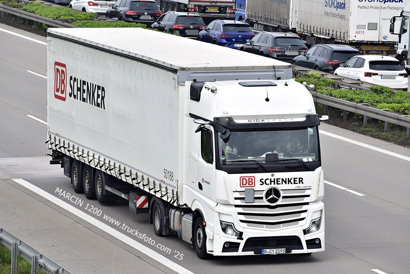 _DSC4357 DB SCHENKER-crop-ACTROS MP5.JPG
