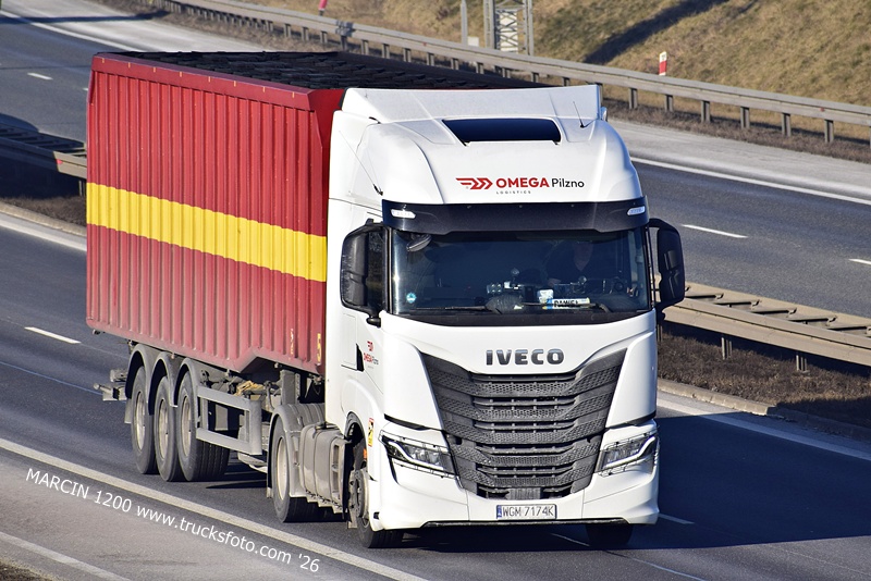 _DSC1029 OMEGA PILZNO-crop-IVECO S-WAY.JPG