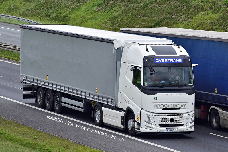 _DSC3056 OVERTRANS-crop-VOLVO FH AERO.JPG