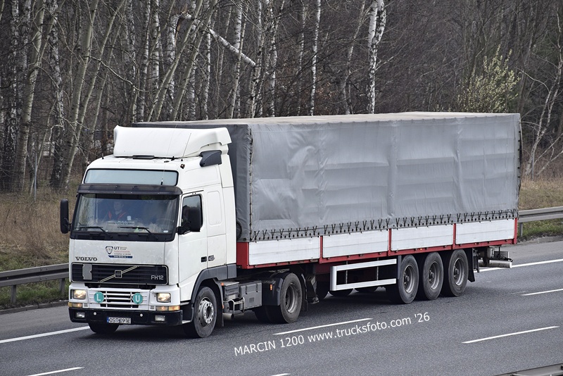 _DSC3614 Andrzej Piosek-crop-VOLVO FH12.JPG