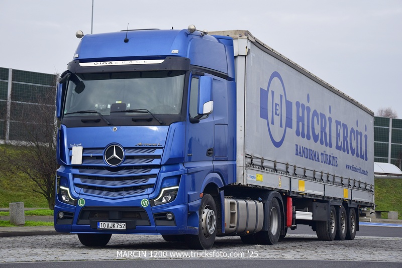 _DSC4668 HICRI ERCILI-crop-ActrosL MP5.JPG