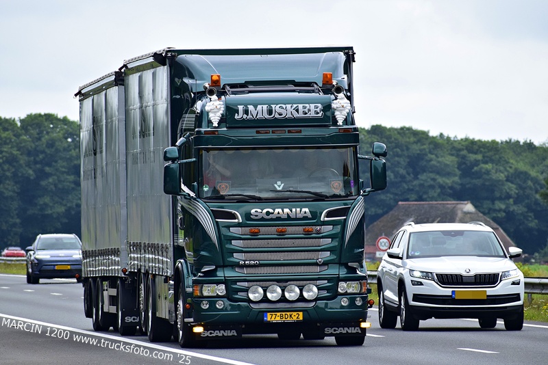 _DSC0054 J.MUSKEE-crop-SCANIA R520 V8.JPG