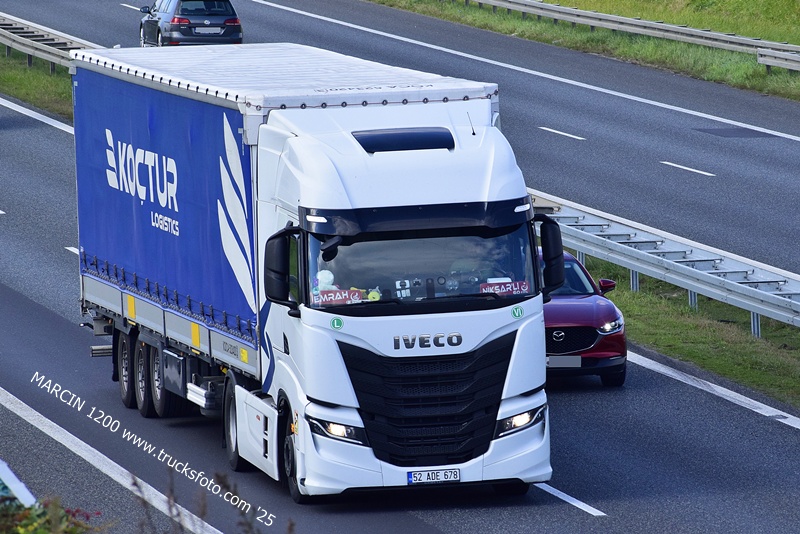 _DSC2358 KOCTUR-crop-IVECO S-WAY.JPG