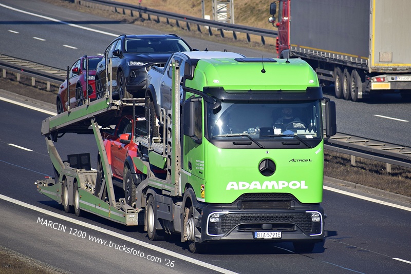 _DSC2021 ADAMPOL-crop-ActrosL ProCabin.JPG