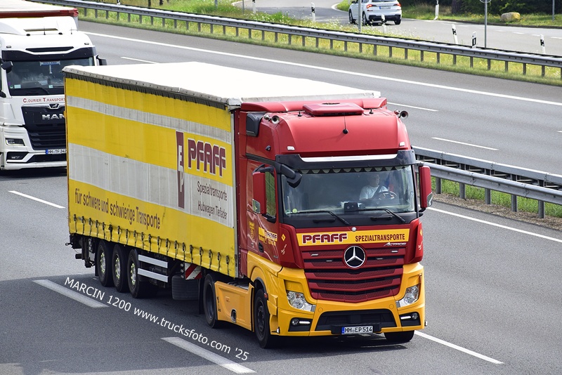 _DSC8809 PFAFF-crop-ACTROS MP4.JPG