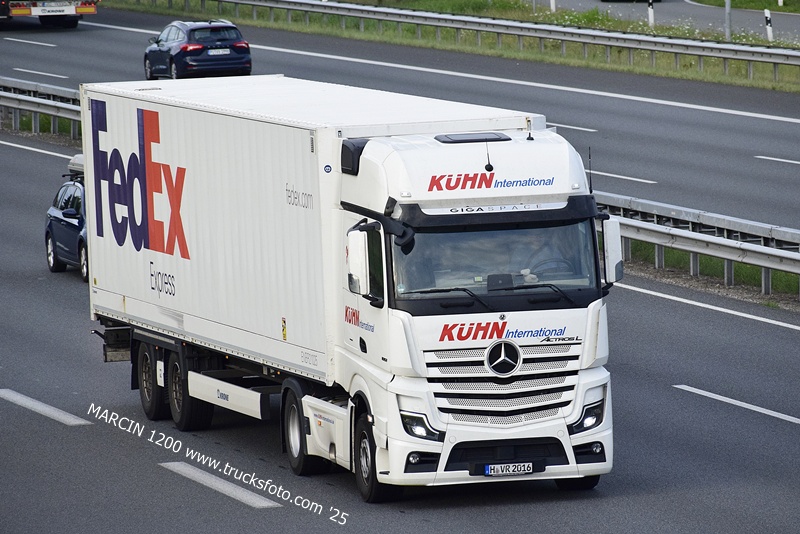 _DSC8272 KUHN-crop INTERNATIONAL - ActrosL MP5 - KRONE - FEDEX.JPG