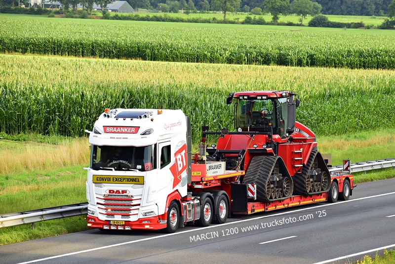 _DSC1106 BRAANKER-crop-DAF XG - CASE IH QUADTRAC 540.JPG