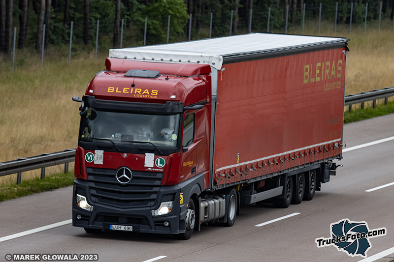Mercedes-Benz Actros - Bleiras.jpg