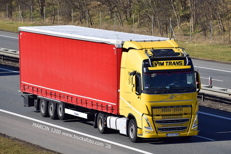 _DSC3343 VIM TRANS-crop-VOLVO FH5 - KRONE.JPG