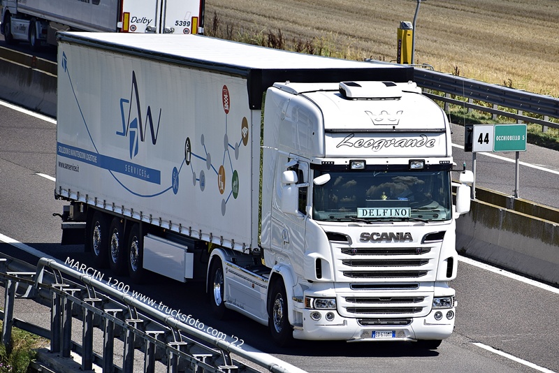 _DSC6090-crop-Leogrande Trasporti-SCANIA RII.JPG