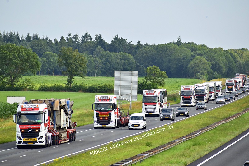 _DSC1071 MUD-crop---------.JPG