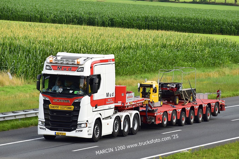 _DSC1073 MUD-crop-SCANIA S660 V8.JPG