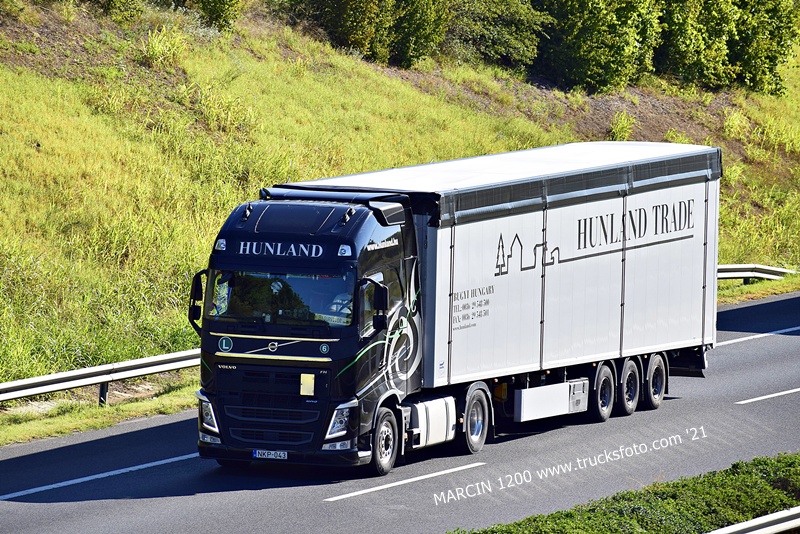 _DSC9976 HUNLAND-crop-VOLVO FH4.JPG