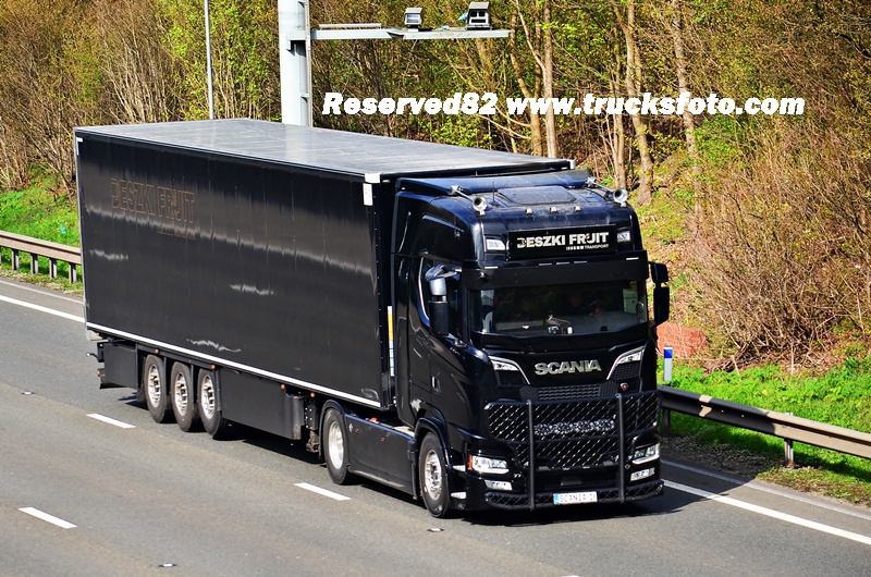 DSC_5995 DESZKI FRUIT.JPG