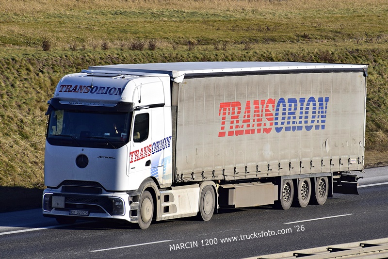 _DSC1150 TRANSORION-crop-ActrosL ProCabin.JPG