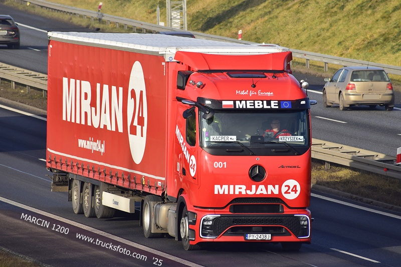 _DSC8584 MIRJAN-crop-ActrosL ProCabin.JPG