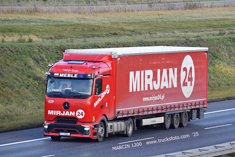 _DSC8255 MIRJAN-crop-ActrosL ProCabin.JPG