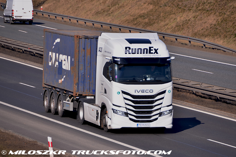 Iveco S-way_RunnEx_6261.JPG