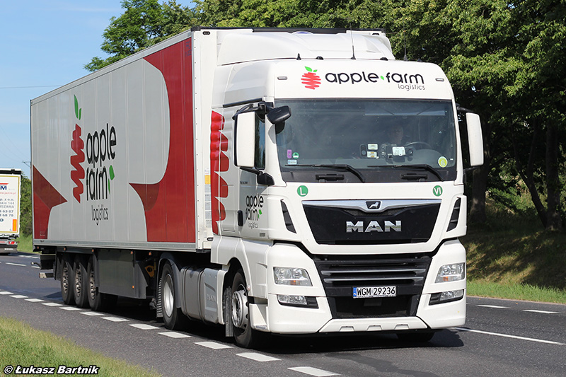 IMG_7116 MAN TGX Apple Farm.jpg