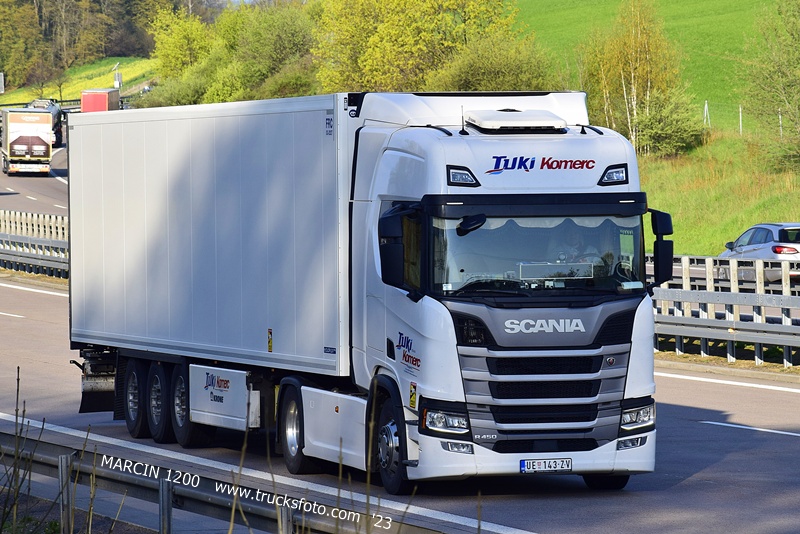 _DSC2688 TUKI KOMERC-crop-SCANIA R450 NG.JPG