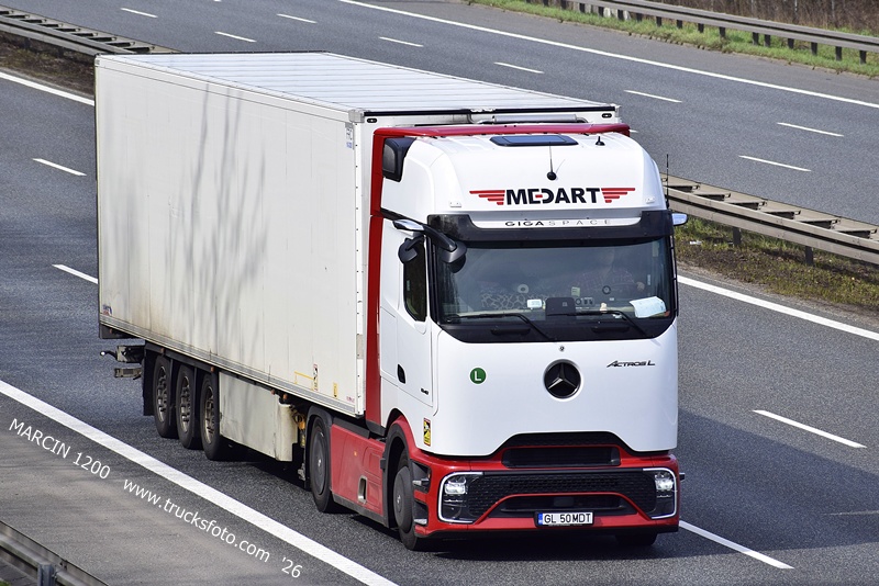 _DSC4282 MEDART-crop-ActrosL ProCabin.JPG