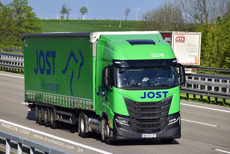 _DSC2471 JOST-crop-IVECO S-WAY.JPG