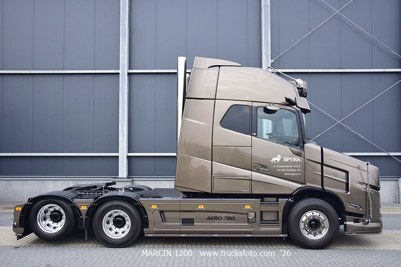 _DSC4495-crop-VOLVO VT5 AERO XXL 780 VLASTUIN - SPYRA.JPG