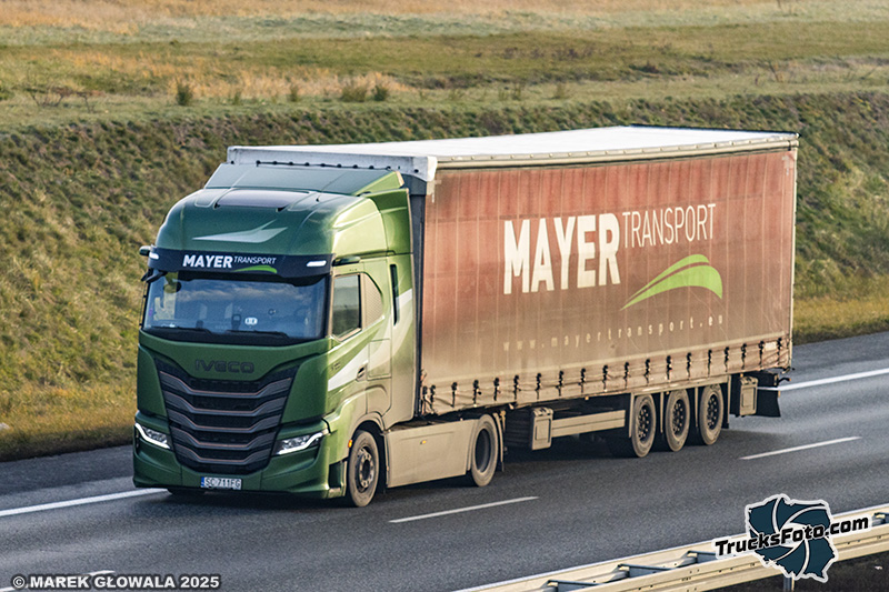 Iveco S-Way mirrorcam - Mayer Transport.jpg