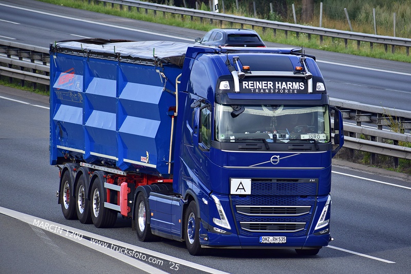 _DSC8430 REINER HARMS-crop-VOLVO FH5.JPG
