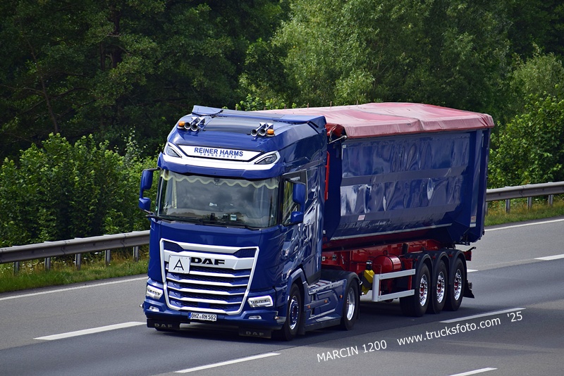 _DSC8794 REINER HARMS-crop-DAF XG.JPG