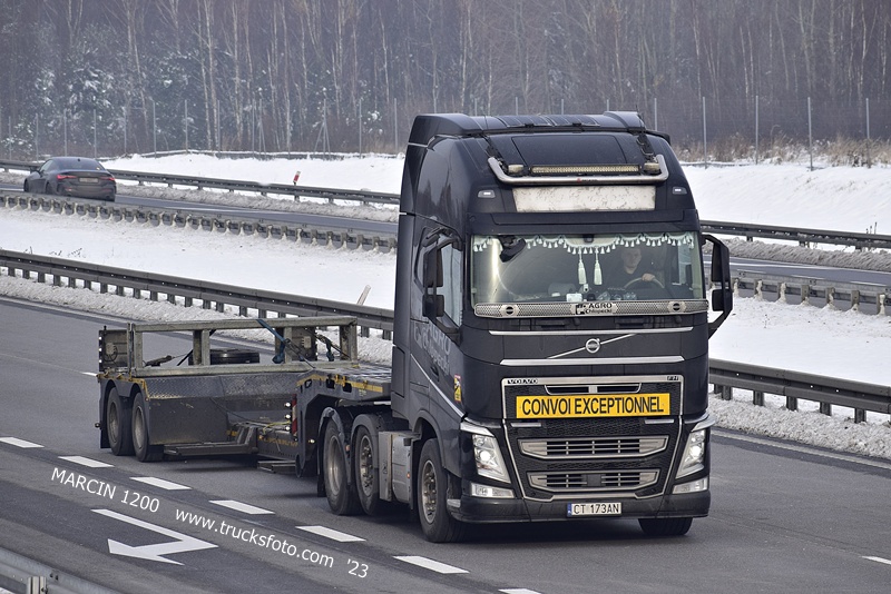 _DSC8395 Agro Chłopecki-crop-VOLVO FH4.JPG