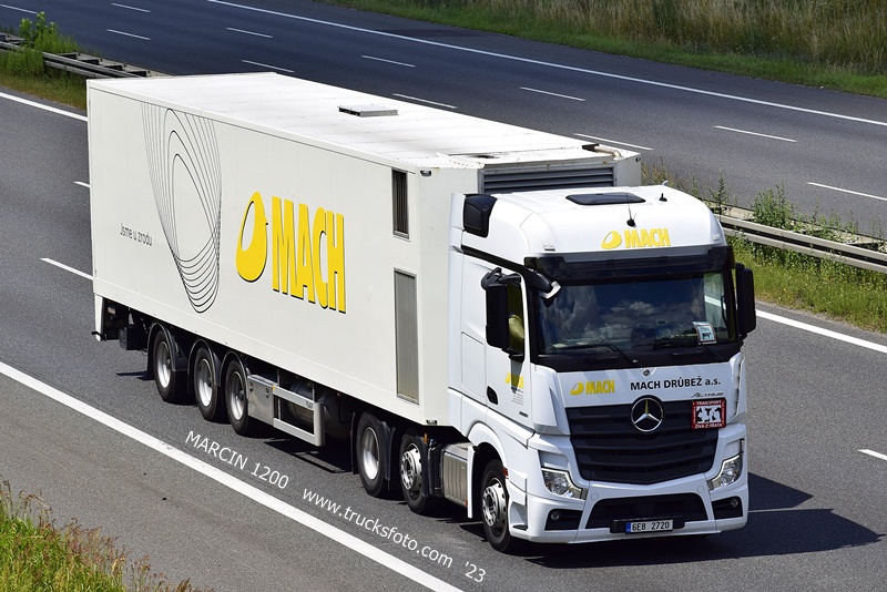 _DSC5049 MACH-crop-ACTROS MP5.JPG