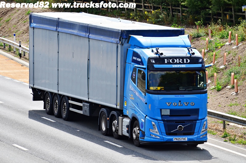 DSC_5655 Ford Volvo Aero.JPG