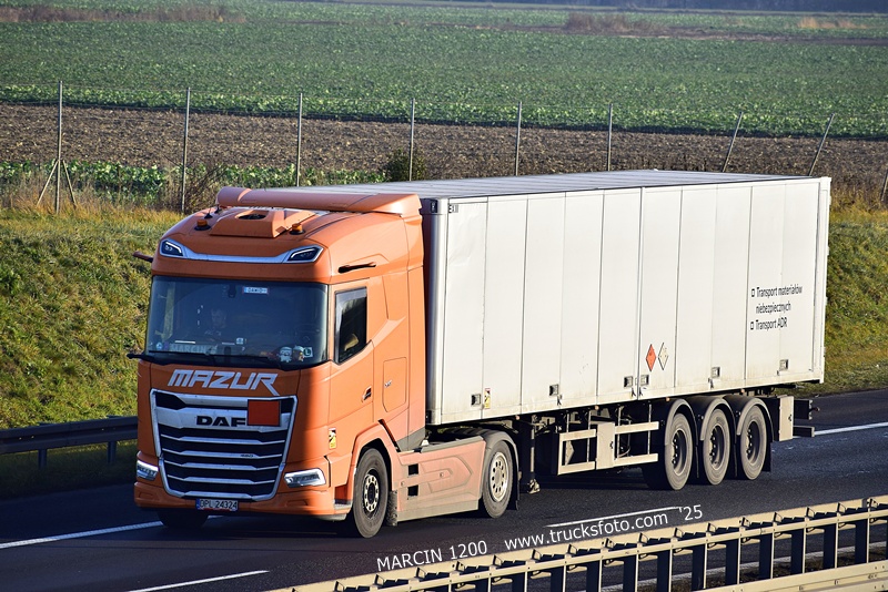 _DSC6937 MAZUR-crop-DAF XG.JPG