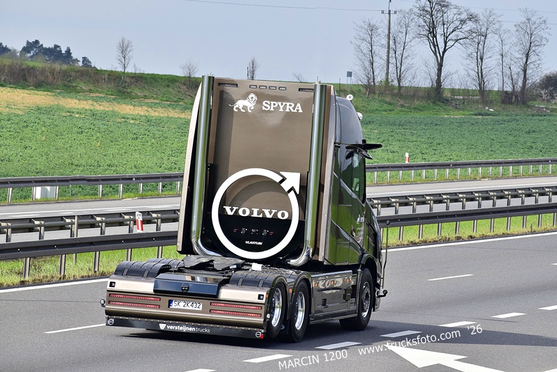 _DSC7226-crop-SPYRA-VOLVO VT5 AERO.JPG